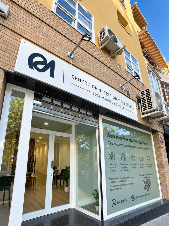 Fachada del Centro de Nutrición y Dietética - José Manuel Bonilla